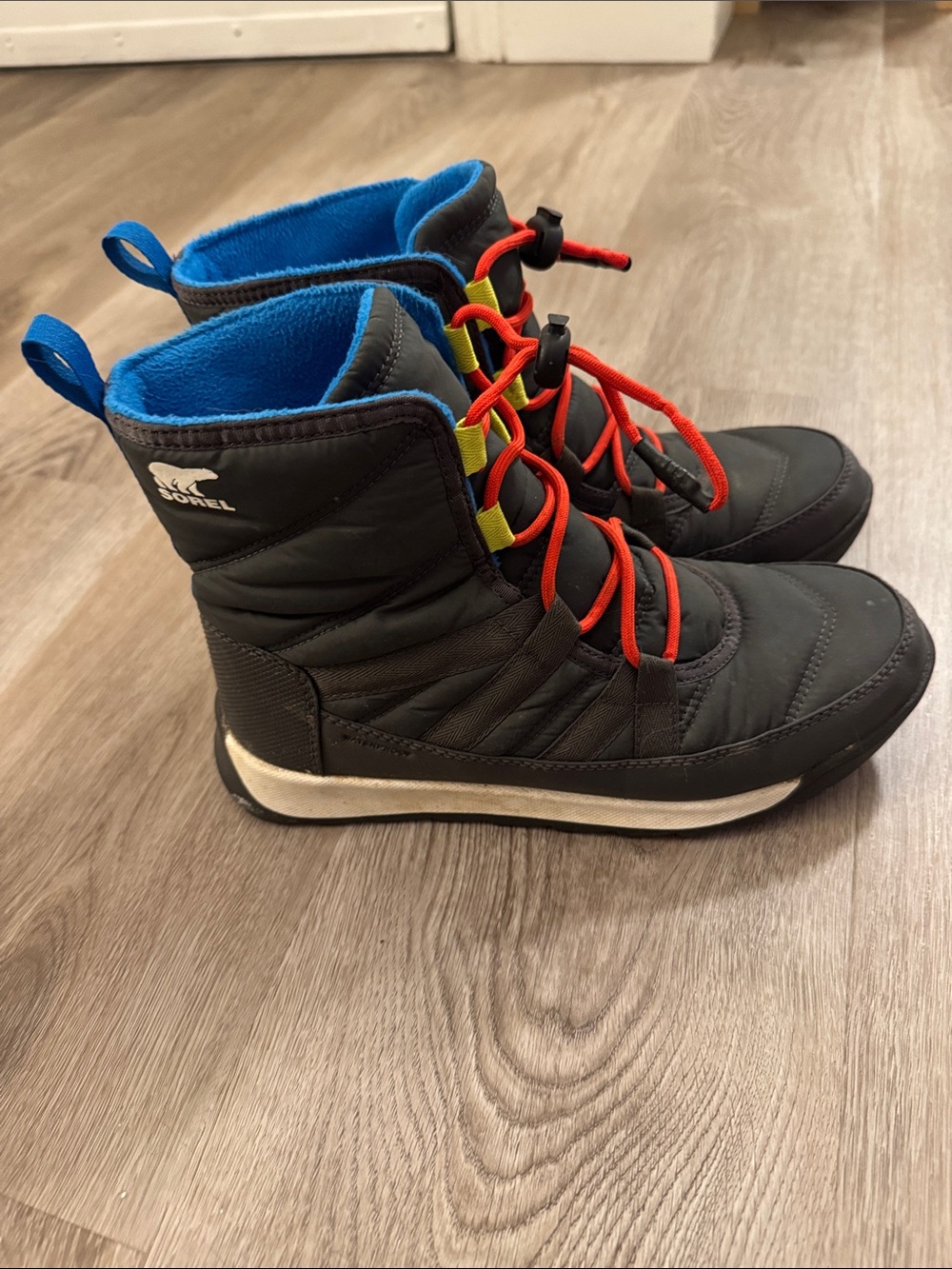 Sorel Snow Boots with Blue Lining and Red Laces